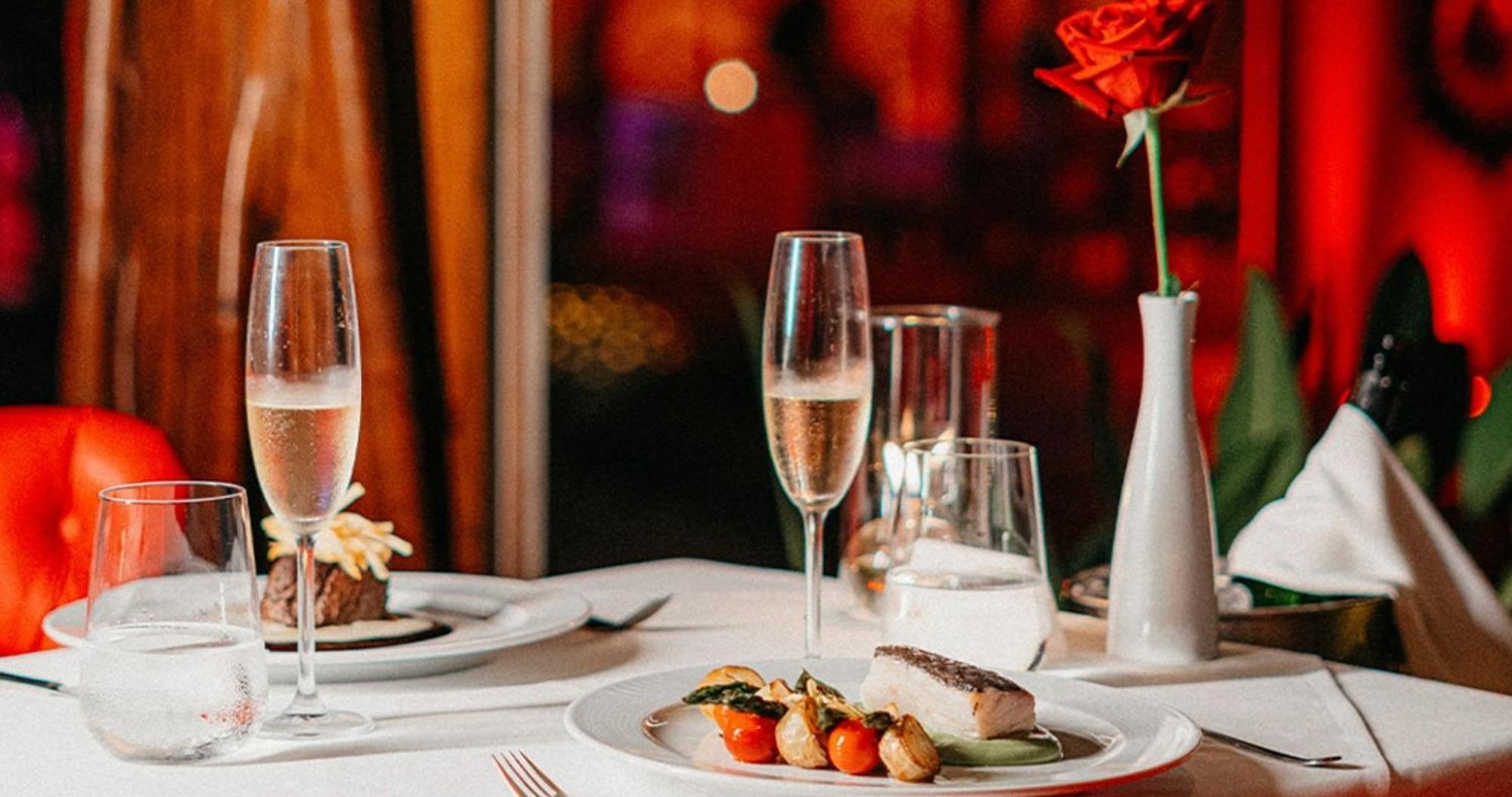 Dpny ビーチ ホテル ＆ スパ イリャベラ エクステリア 写真 A table set for dinner